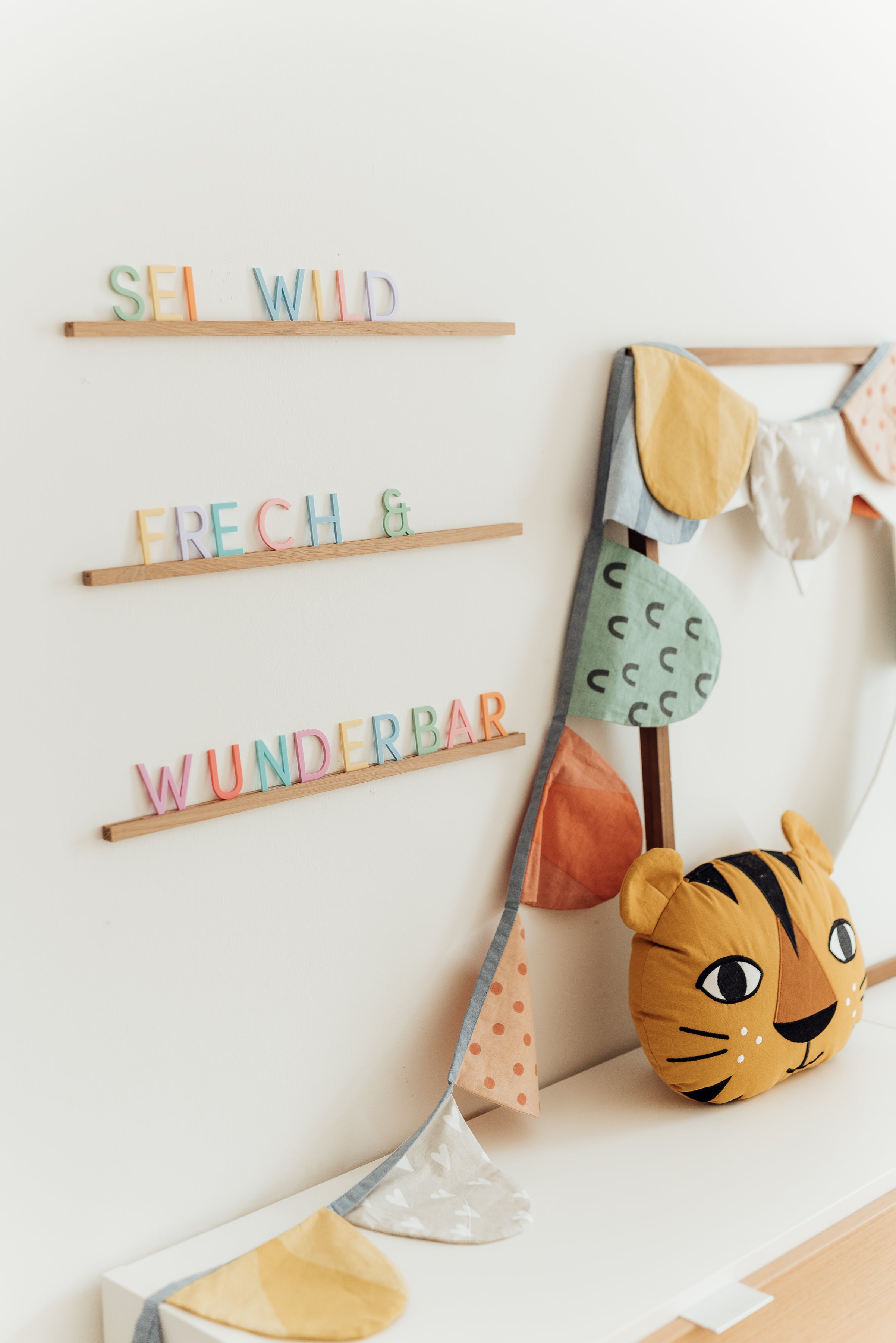 Deko Buchstabe für Letterboard in bunt, kleine Version