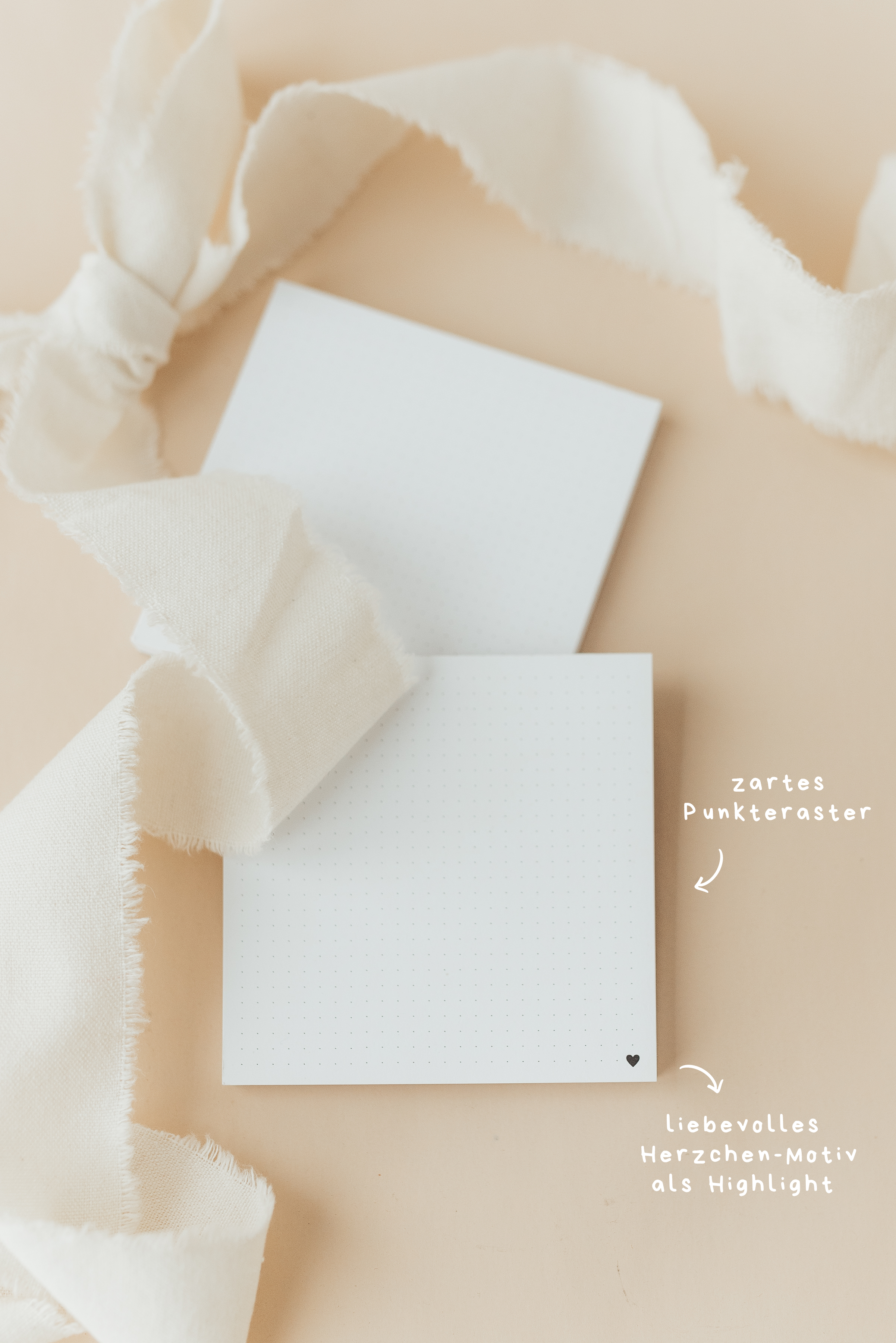 Nahaufnahme Notizblock Herzchen 9,5×9,5 cm – Punkteraster und Herz-Motiv sichtbar – beherzigt