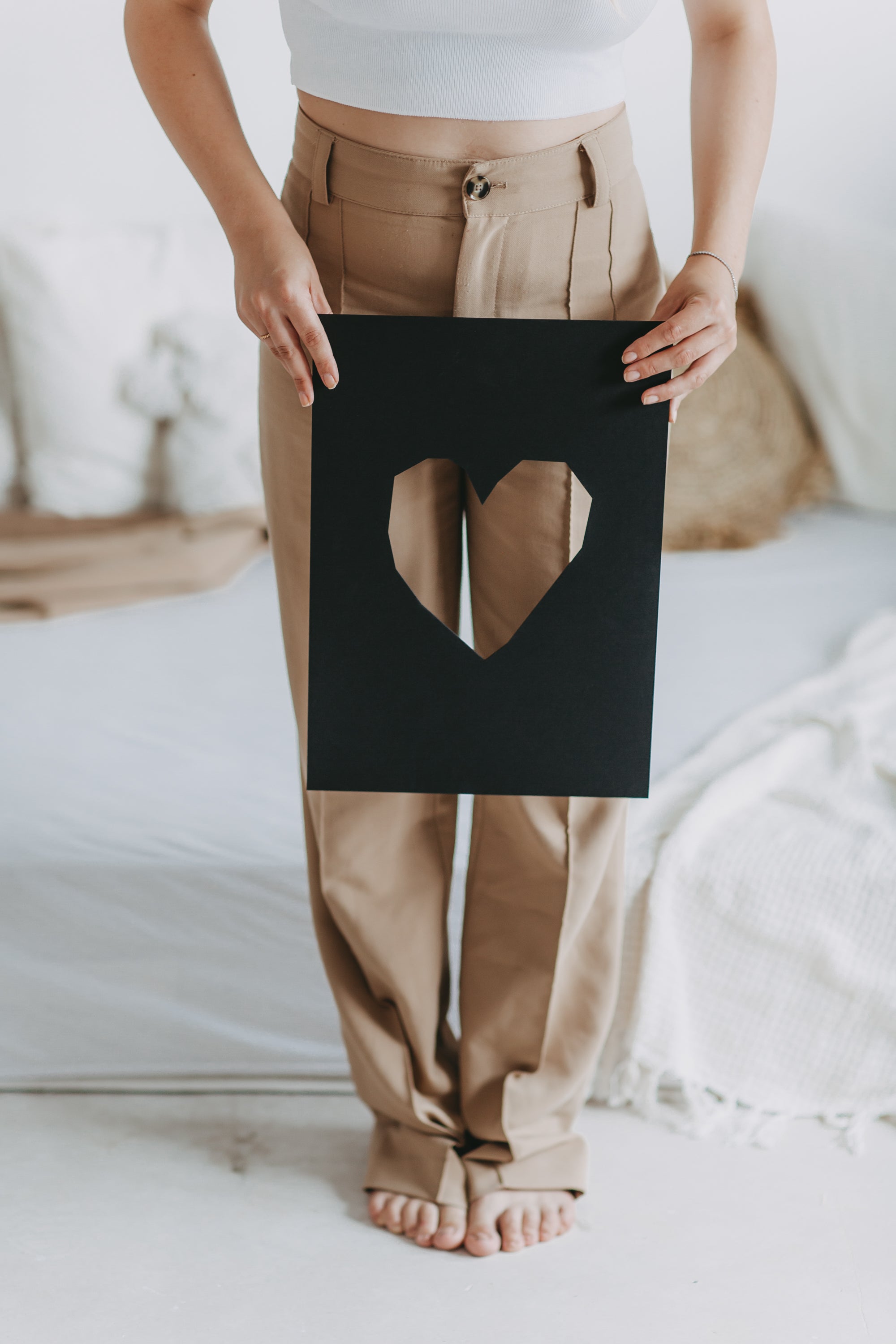 Karton Print schwarz Cutout Herz A3