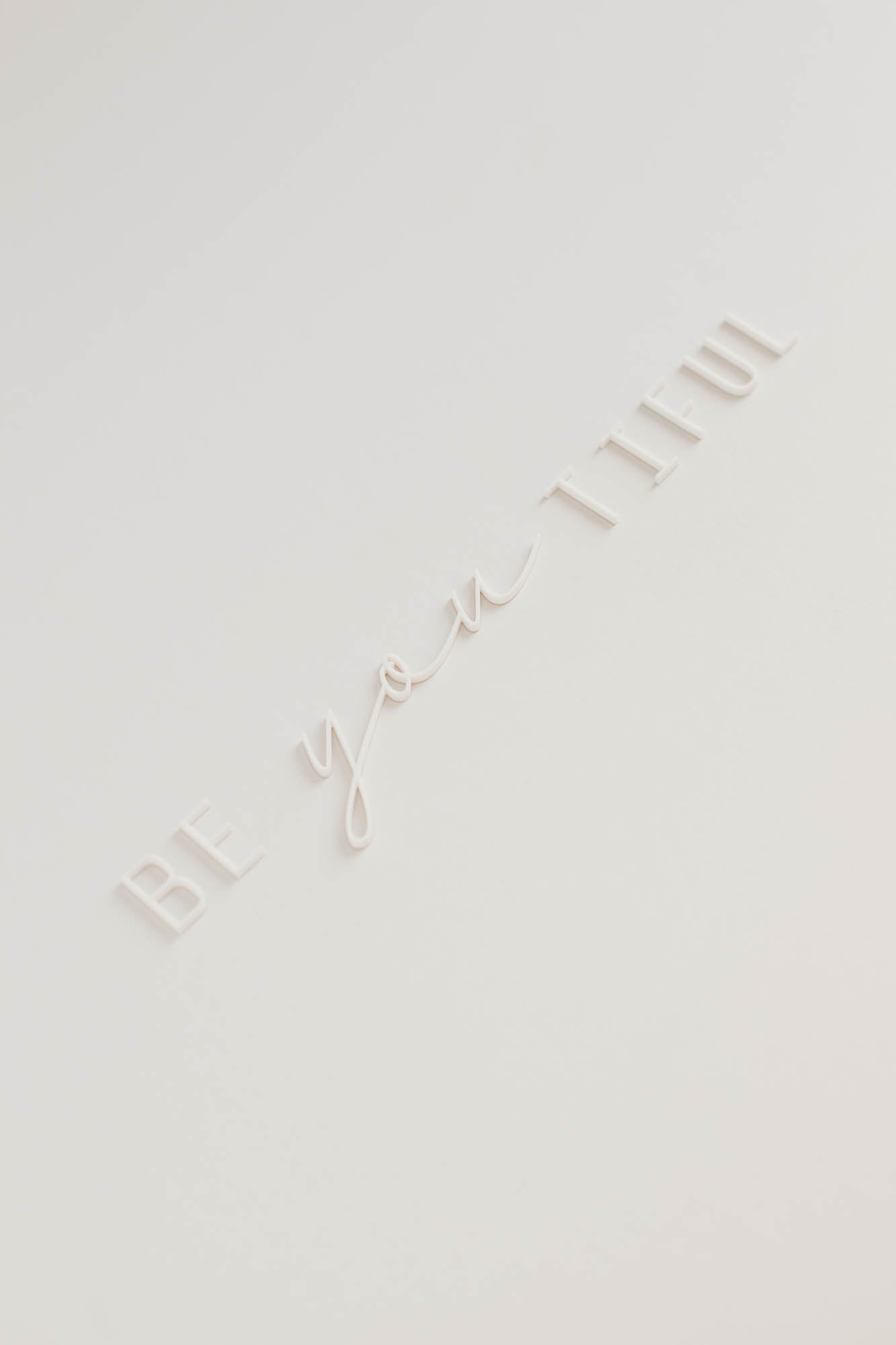 Wandschriftzug "BEyouTIFUL"