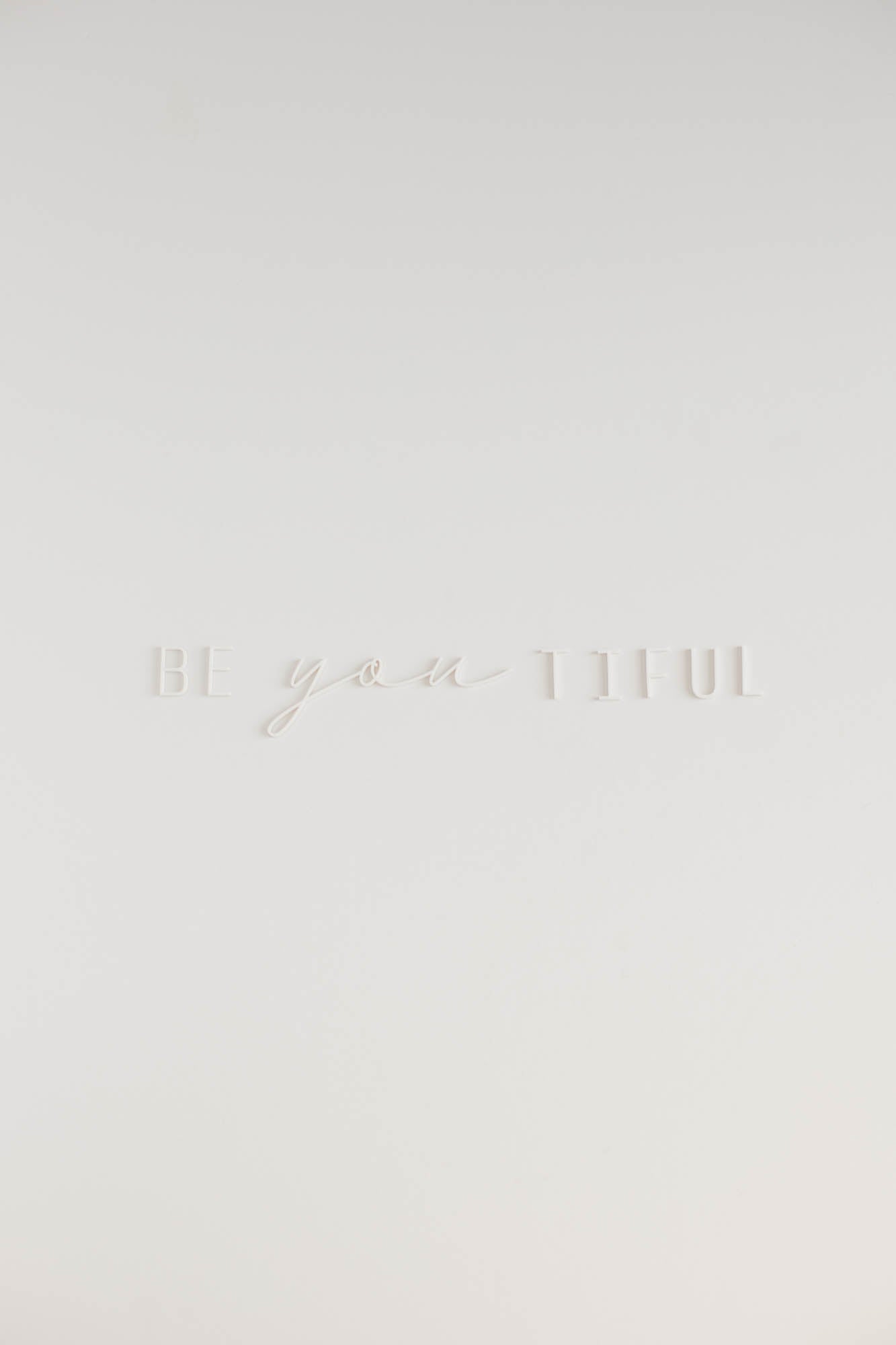 Wandschriftzug "BEyouTIFUL"