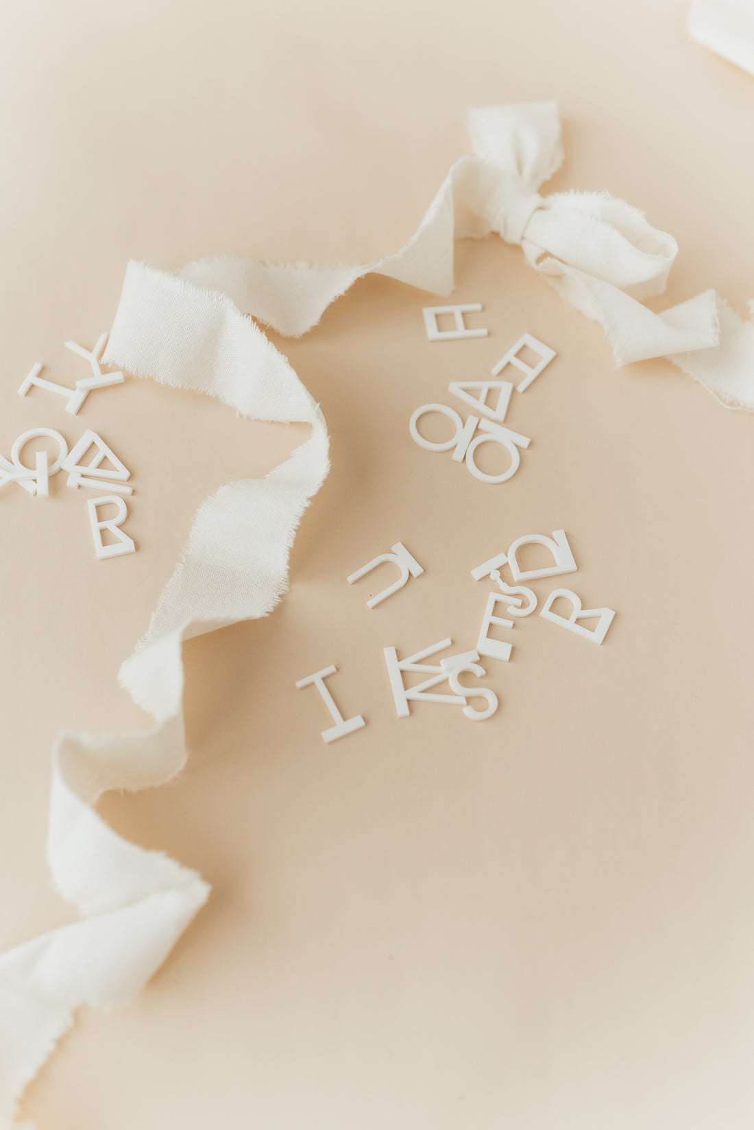 Mini Letterboard Buchstaben aus Acryl in weiß für DIY Schriftzüge und Sprüche