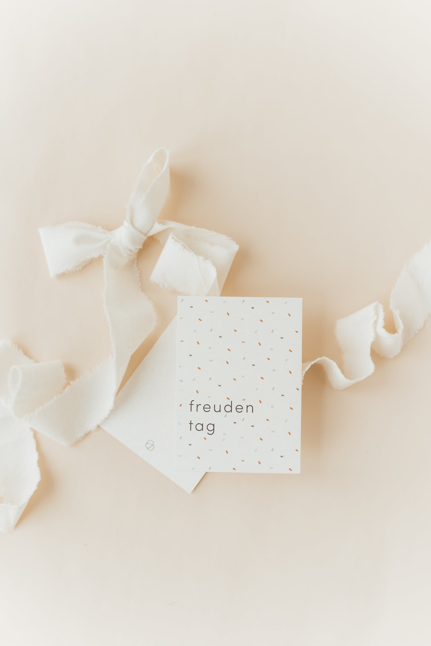 Draufsicht von Postkarte „freudentag“ – Größe und Design sichtbar - beherzigt